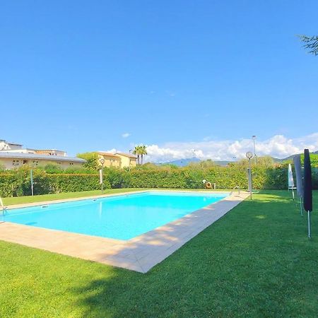 Colors Pool Apartment Bardolino Esterno foto