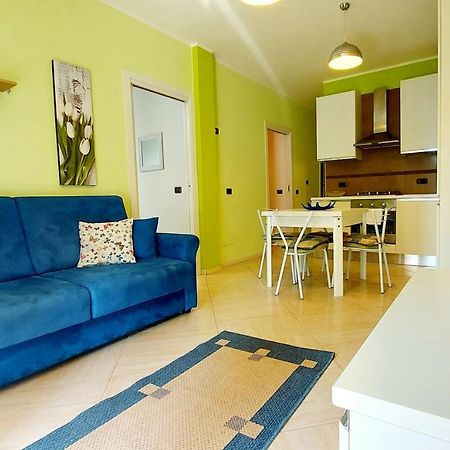 Colors Pool Apartment Bardolino Esterno foto