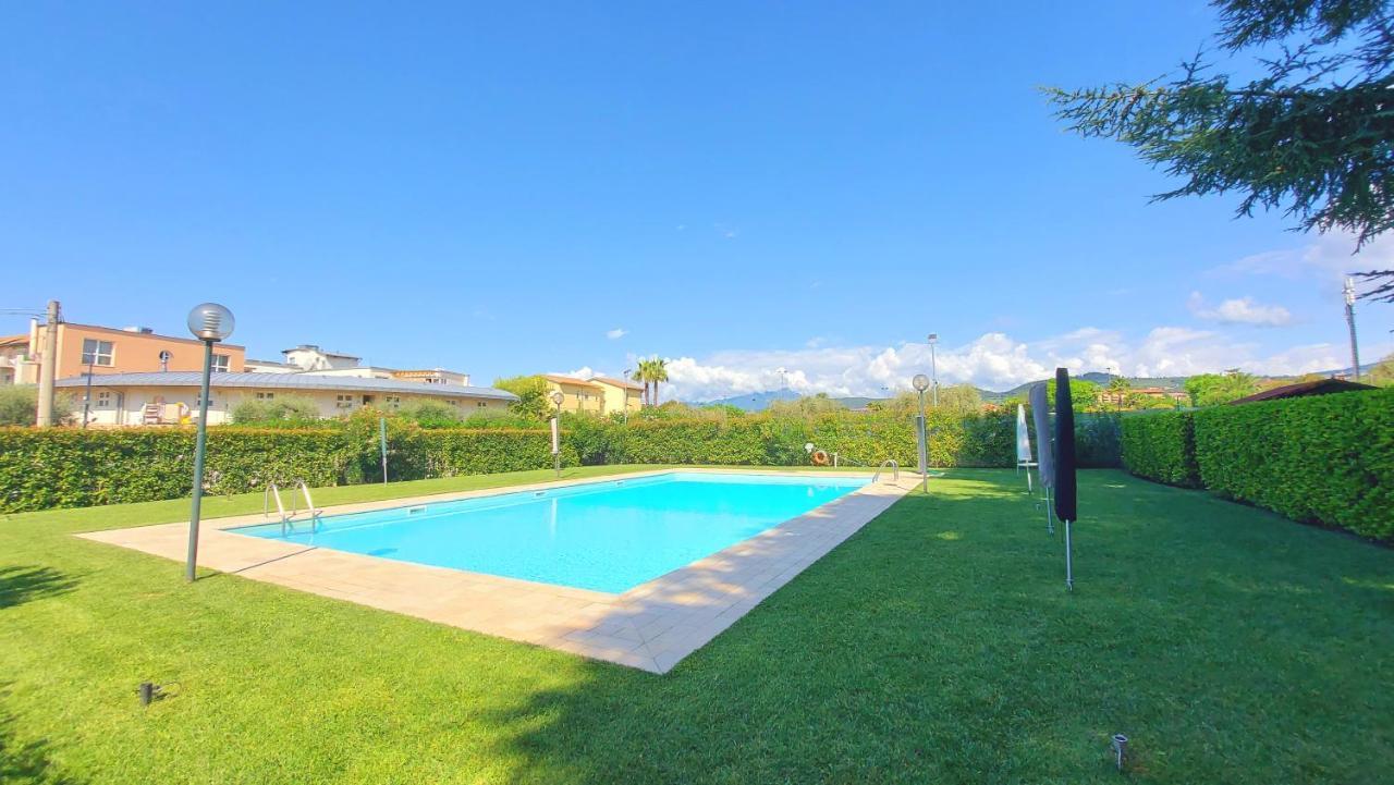 Colors Pool Apartment Bardolino Esterno foto