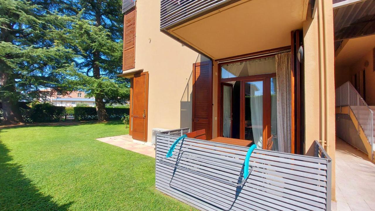Colors Pool Apartment Bardolino Esterno foto