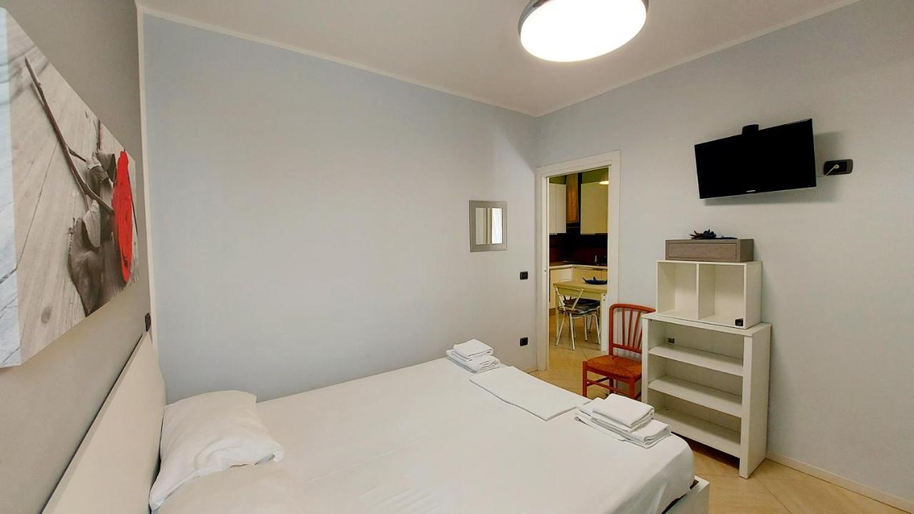 Colors Pool Apartment Bardolino Esterno foto