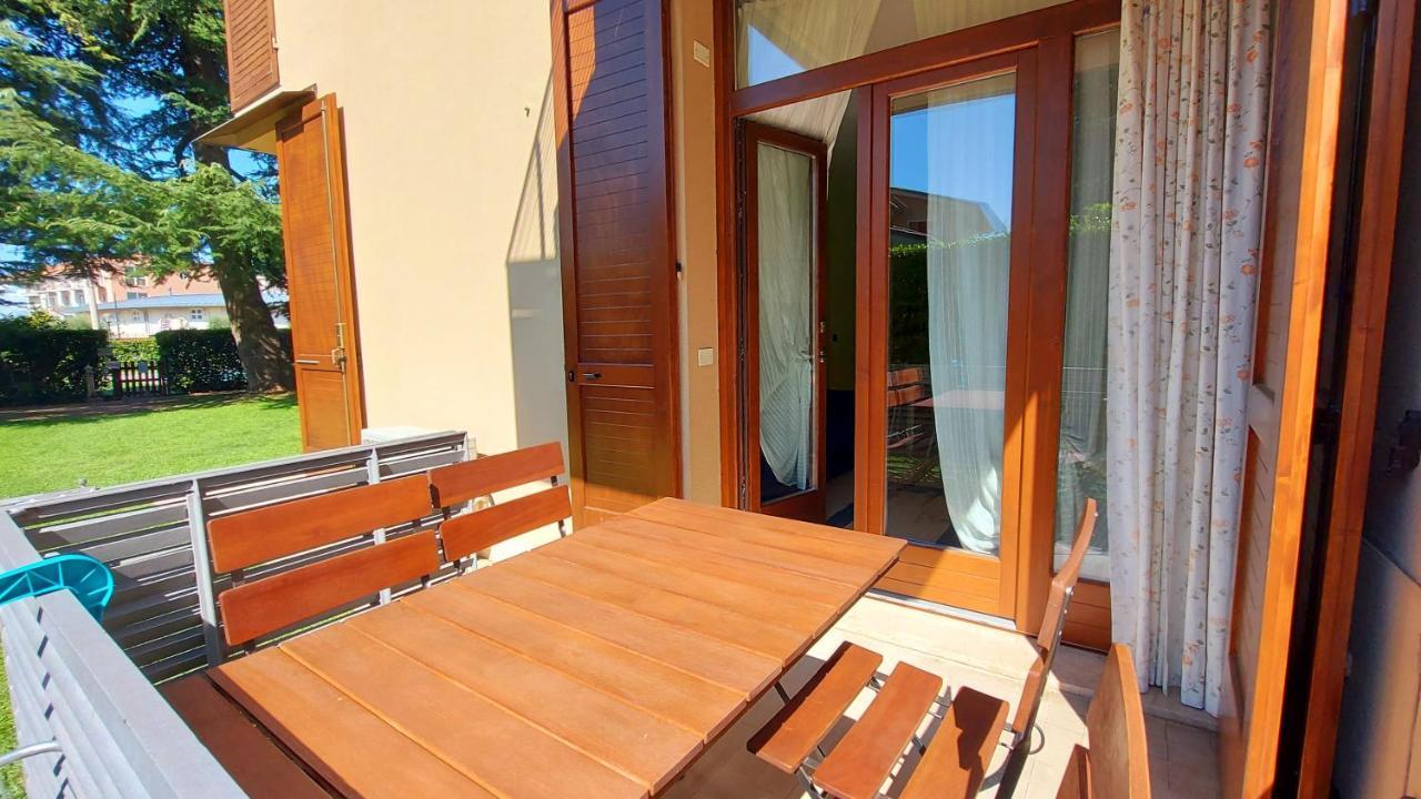 Colors Pool Apartment Bardolino Esterno foto